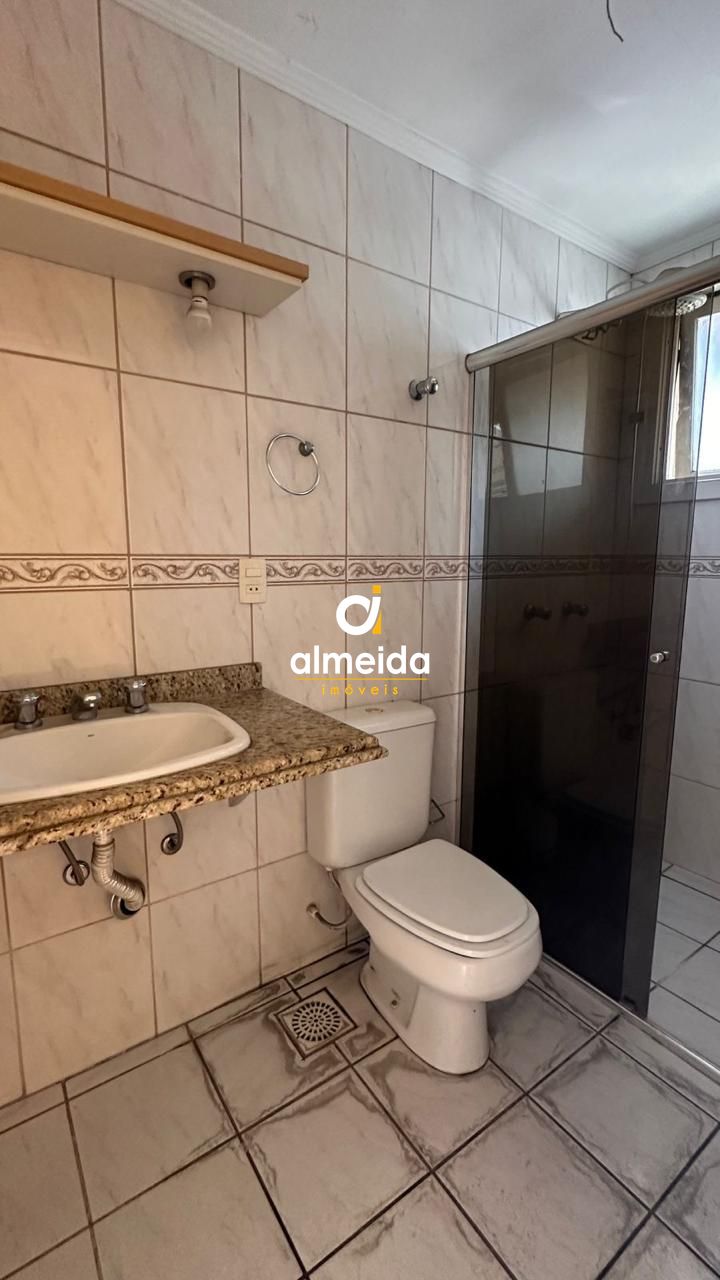 Amplo apartamento, 3 dormitorios, proximo ao quartel.