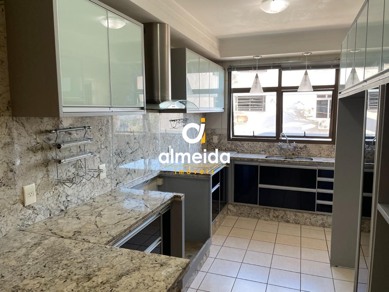 Apartamento à venda com 3 quartos, 209m² - Foto 17