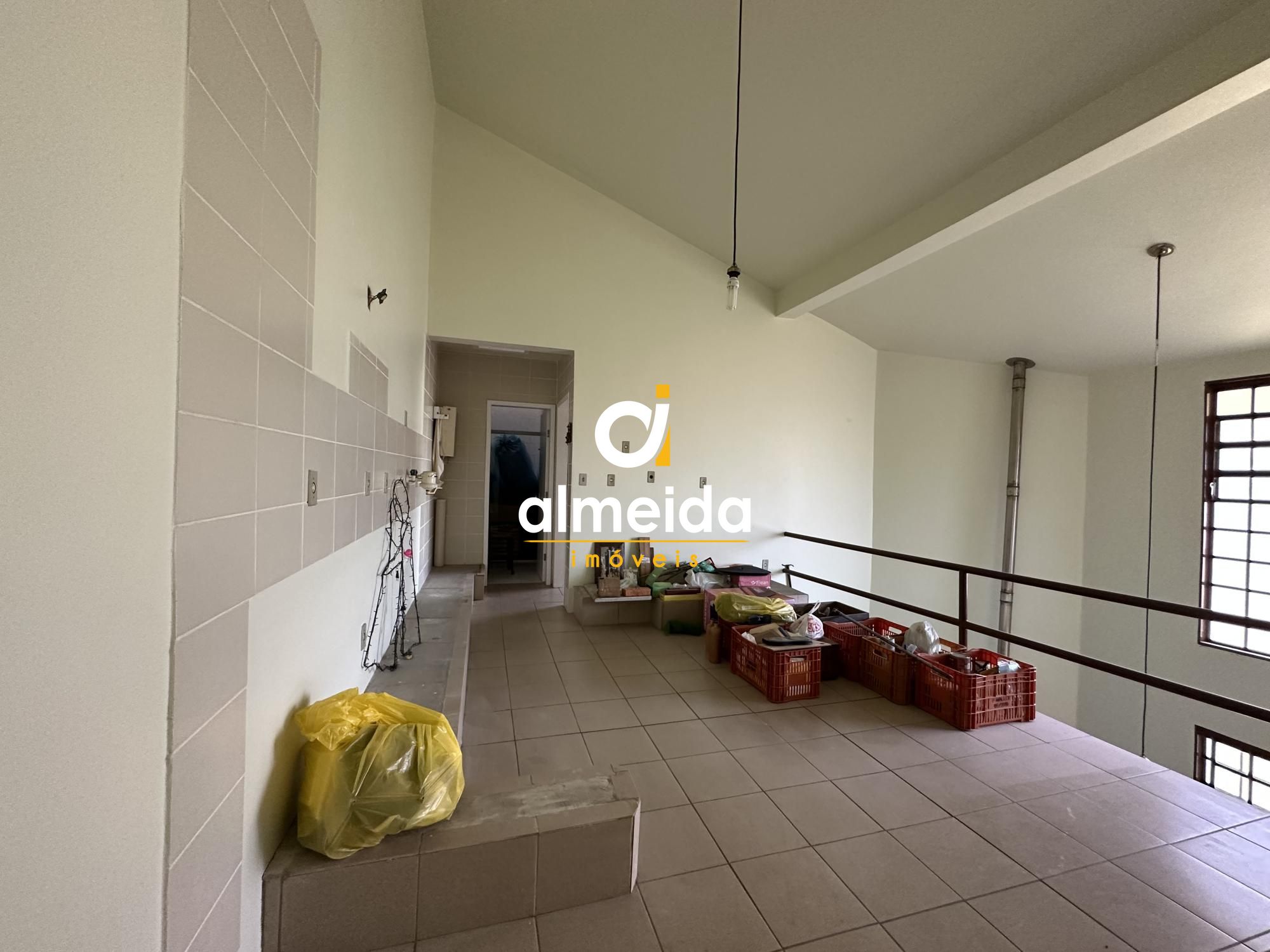 Casa à venda com 3 quartos, 300m² - Foto 23