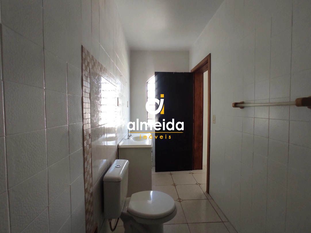Casa à venda e aluguel com 6 quartos, 250m² - Foto 6