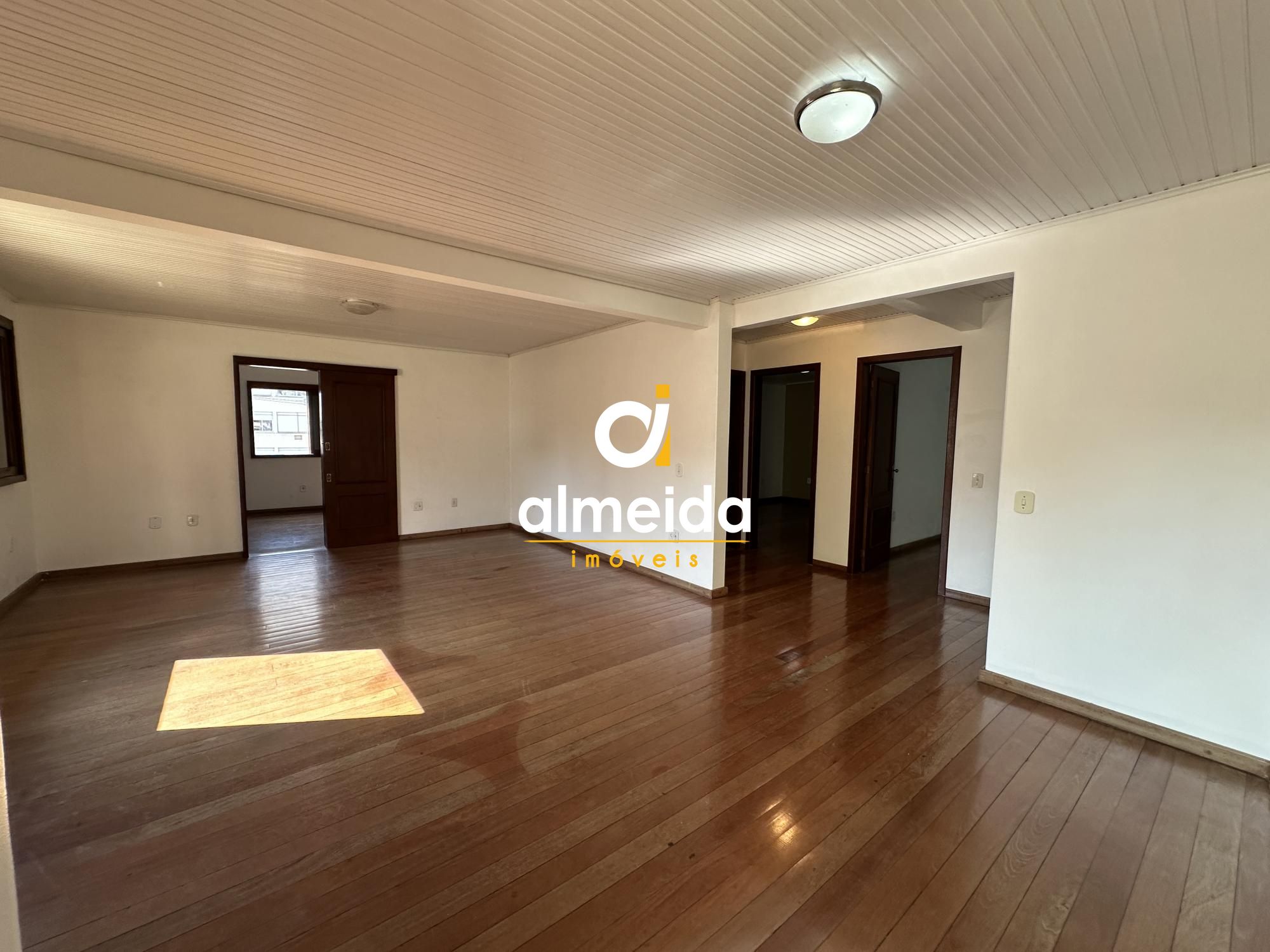 Apartamento para alugar  no Nossa Senhora de Lourdes - Santa Maria, RS. Imveis