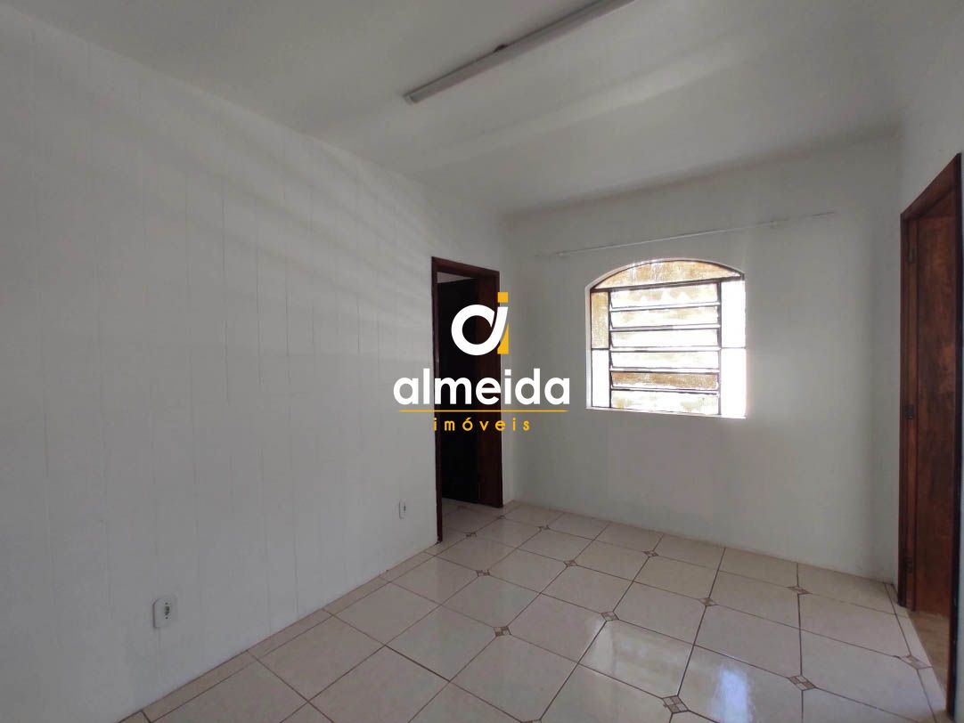 Casa à venda e aluguel com 6 quartos, 250m² - Foto 8