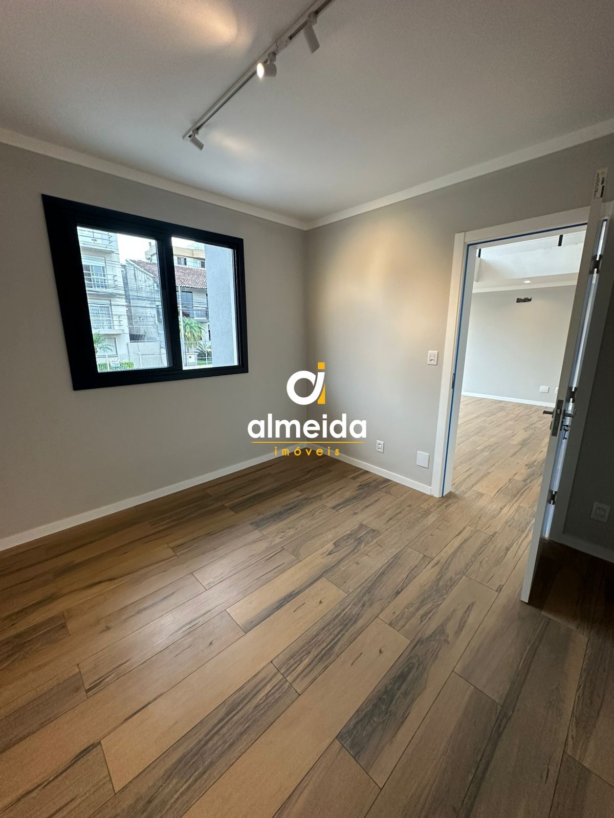 Casa com 5 Dormitórios à venda, 330 m² por R$ 1.500.000,00 Casa com 5 Dormitórios à venda, 330 m² por R$ 1.500.000,00