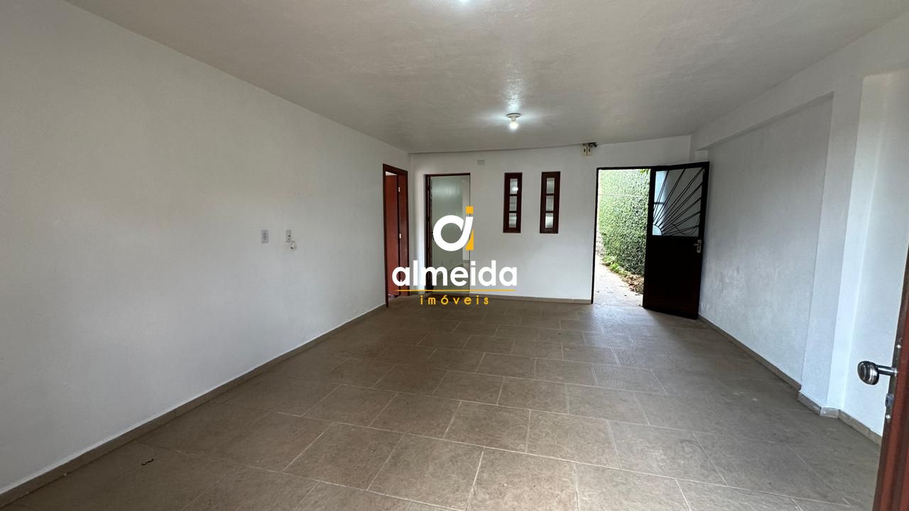 Casa à venda com 3 quartos, 157m² - Foto 2