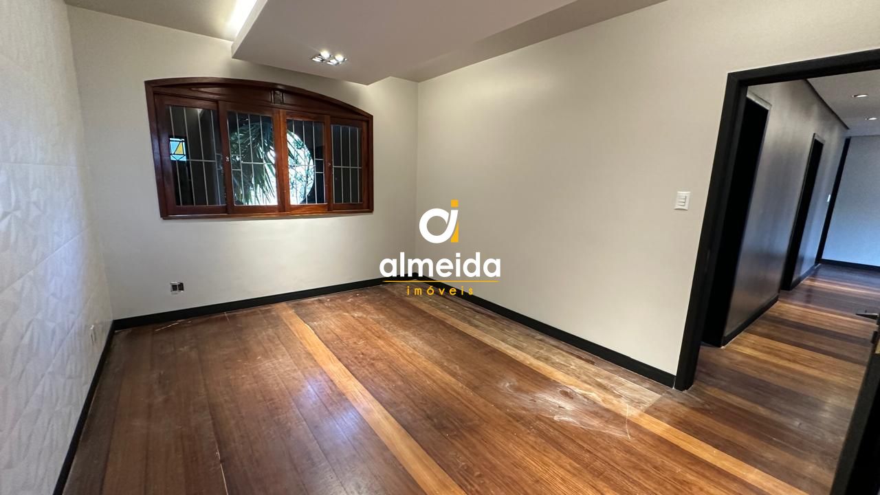 Casa à venda e aluguel com 3 quartos, 200m² - Foto 22