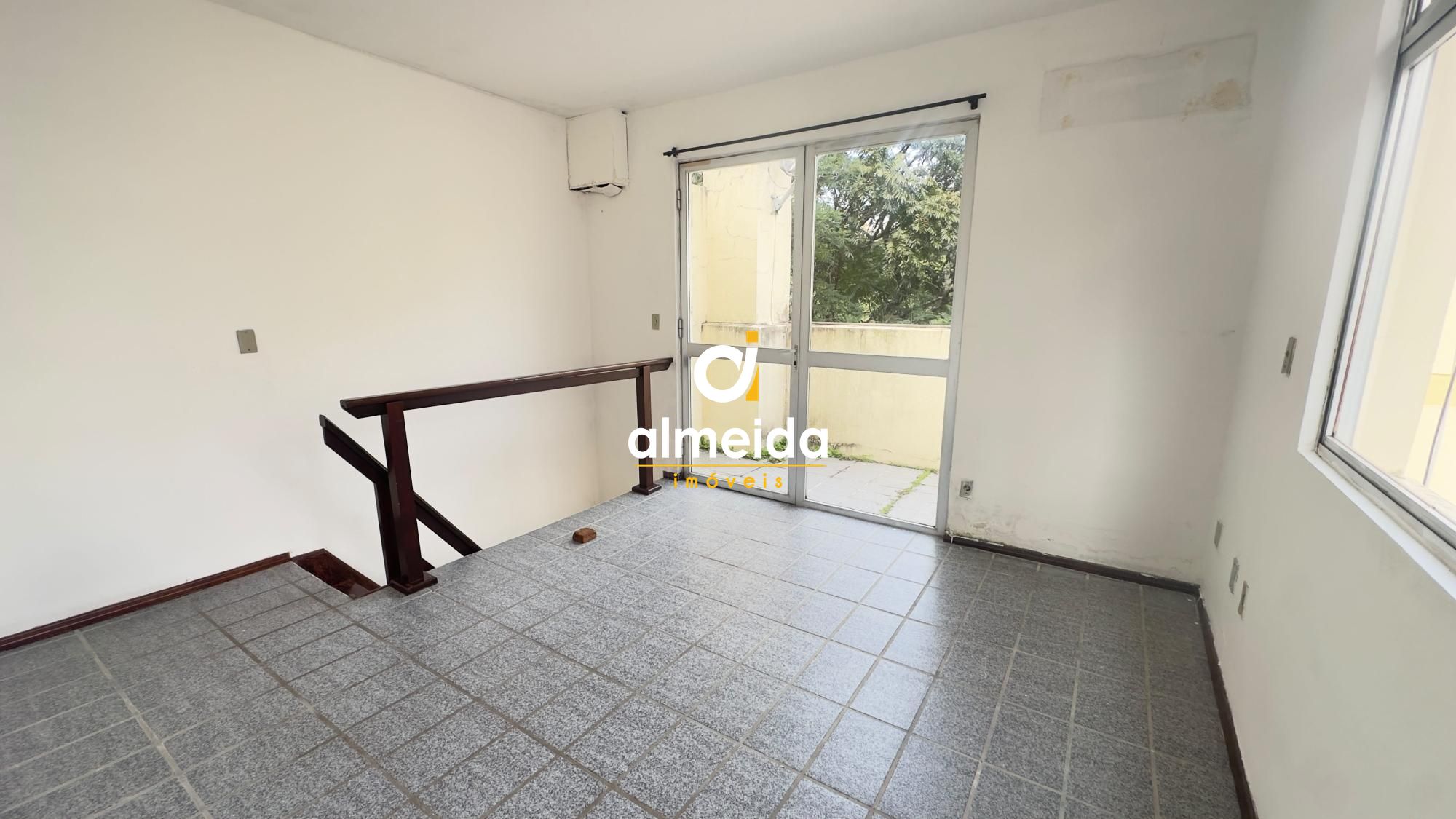Apartamento 1 quarto, duplex na av. Itaimbe.