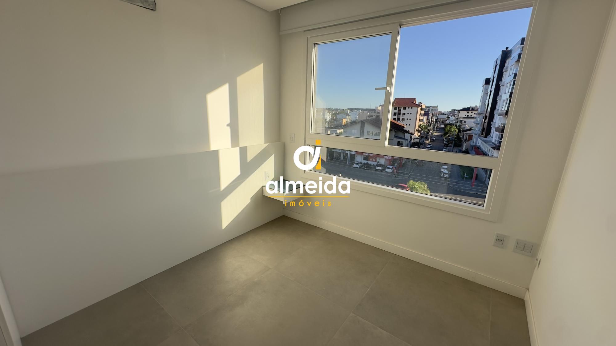 Residencial uniqo 1d com garagem prósimo a ufsm.
