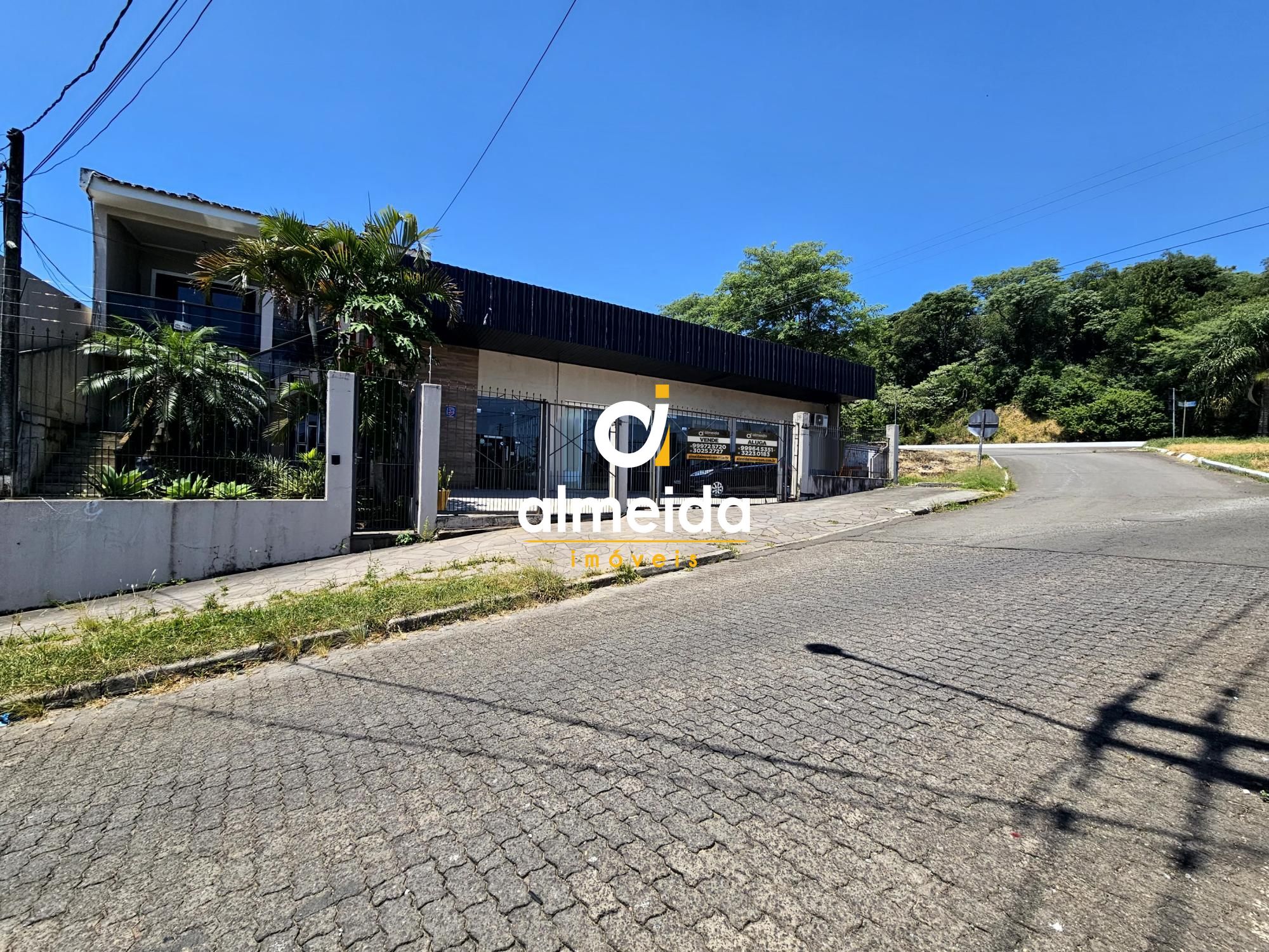Sala comercial para alugar  no Nossa Senhora de Lourdes - Santa Maria, RS. Imóveis