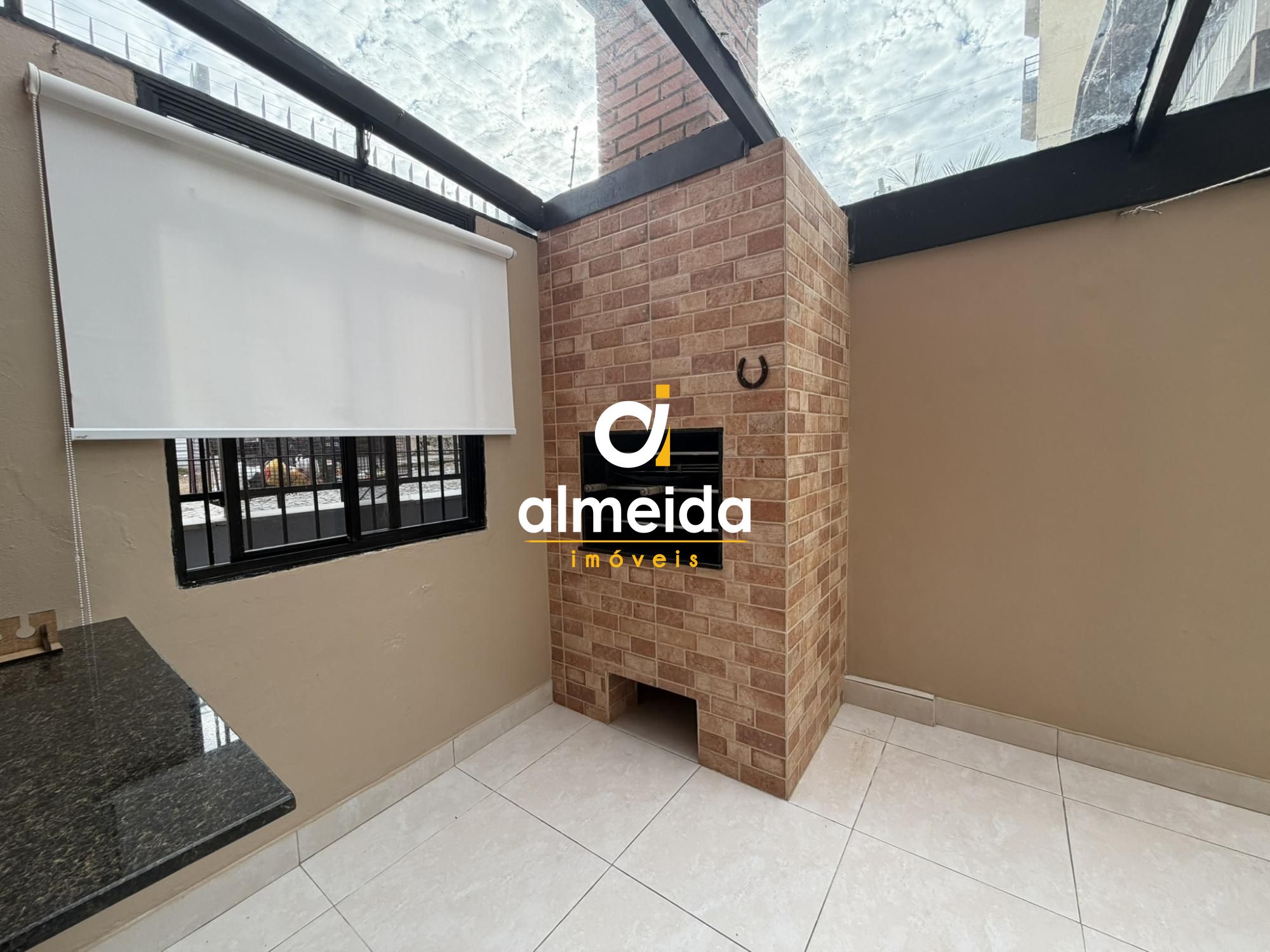 Apartamento térreo , próximo ao clube dores sede central.