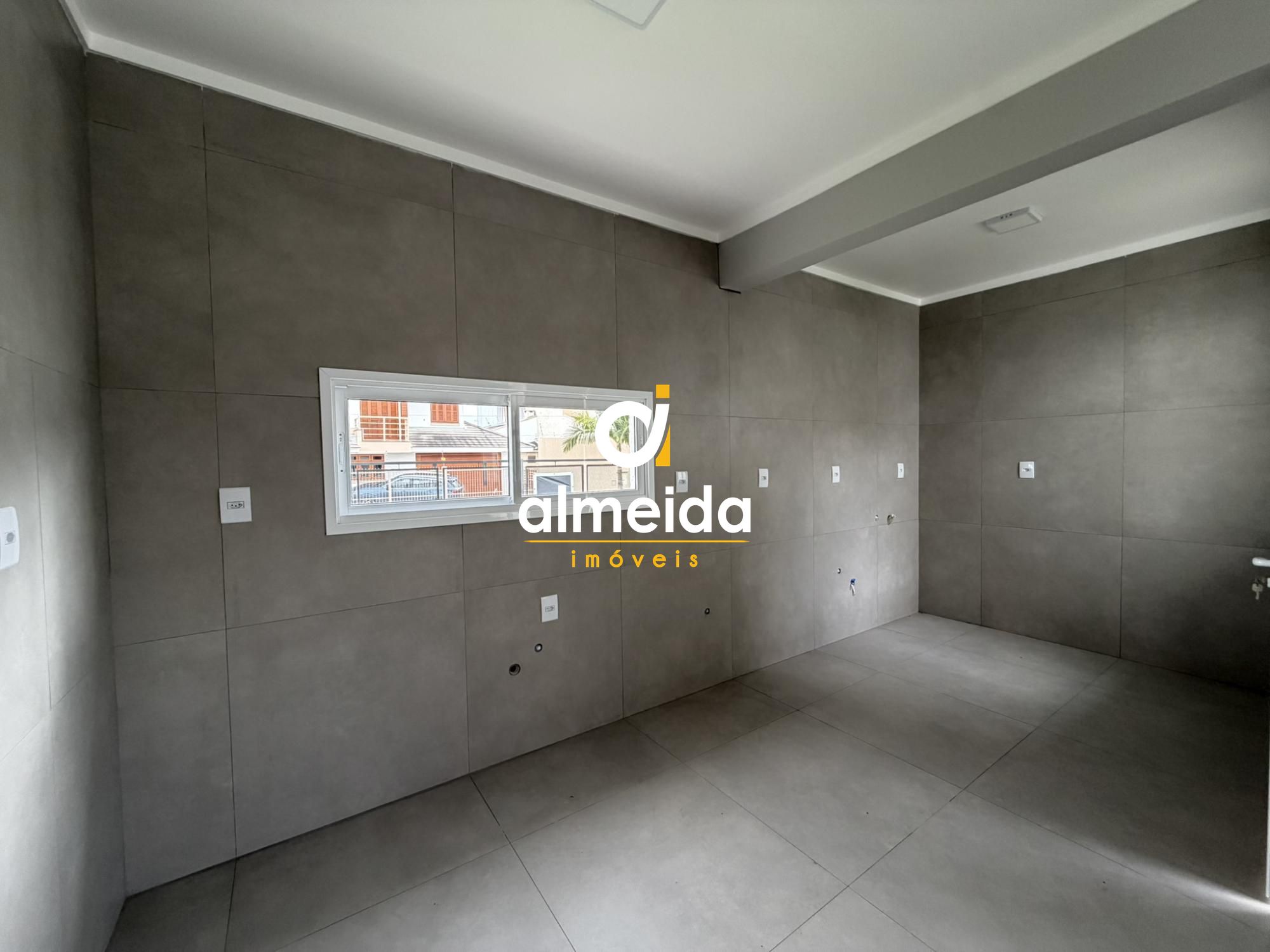 Casa nova de alto padrao, 3 quartos, patio no b.tomazzetti.