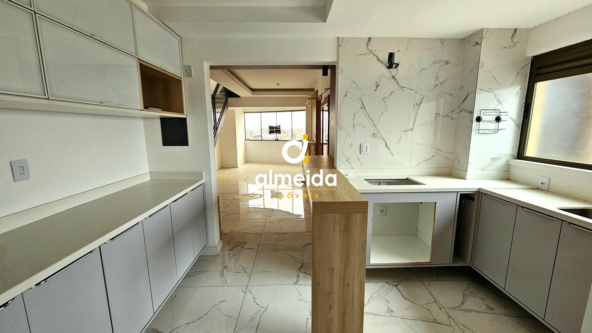 Cobertura à venda e aluguel com 3 quartos, 323m² - Foto 12