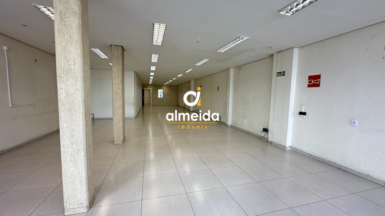Conjunto Comercial-Sala para alugar com 7 quartos, 288m² - Foto 2