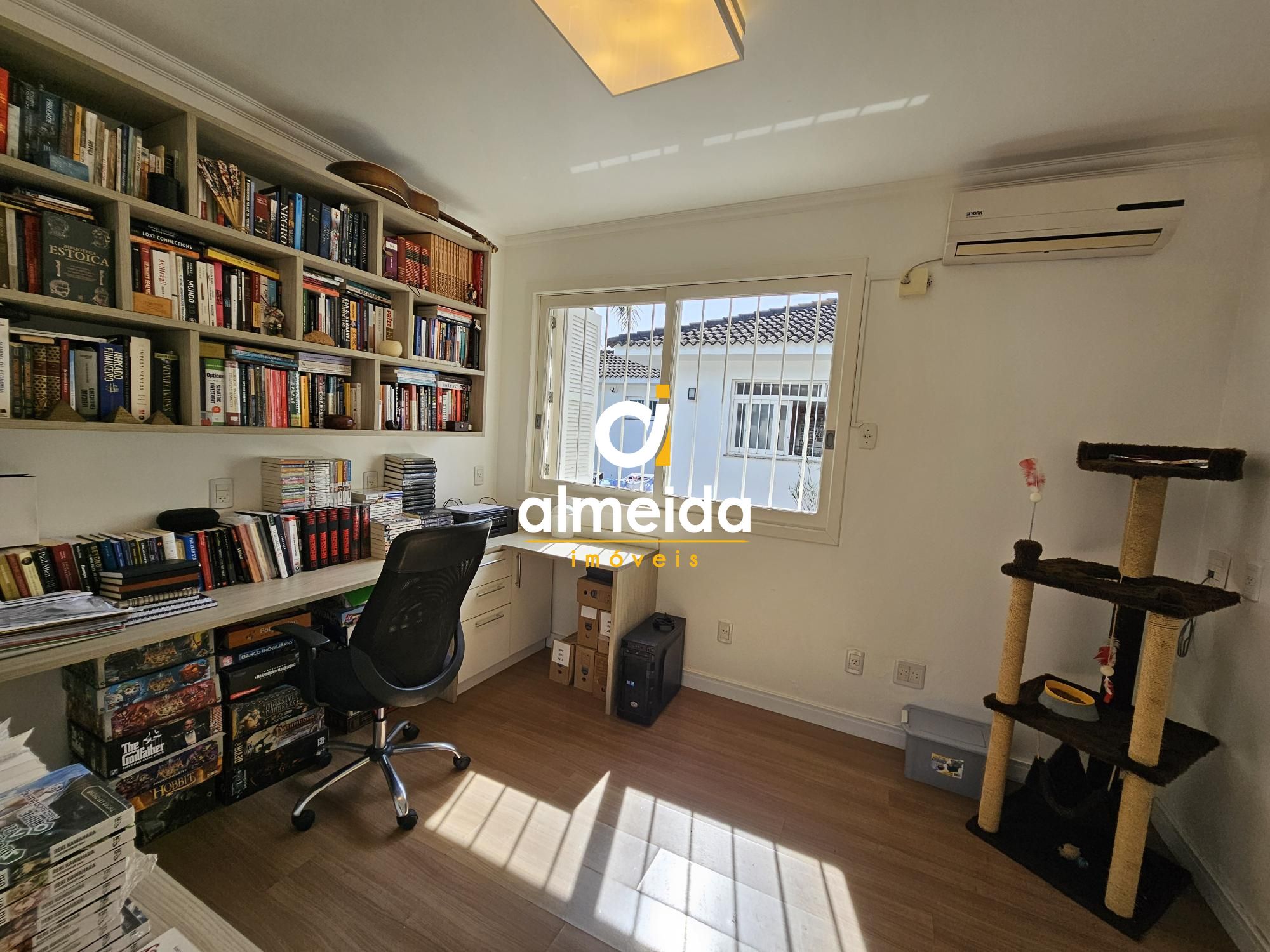 Casa à venda com 4 quartos, 260m² - Foto 16