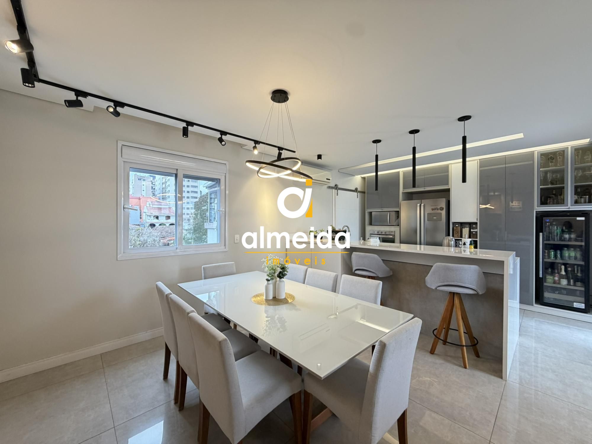 Apartamento duplex 3 quartos no centro de santa maria próxim
