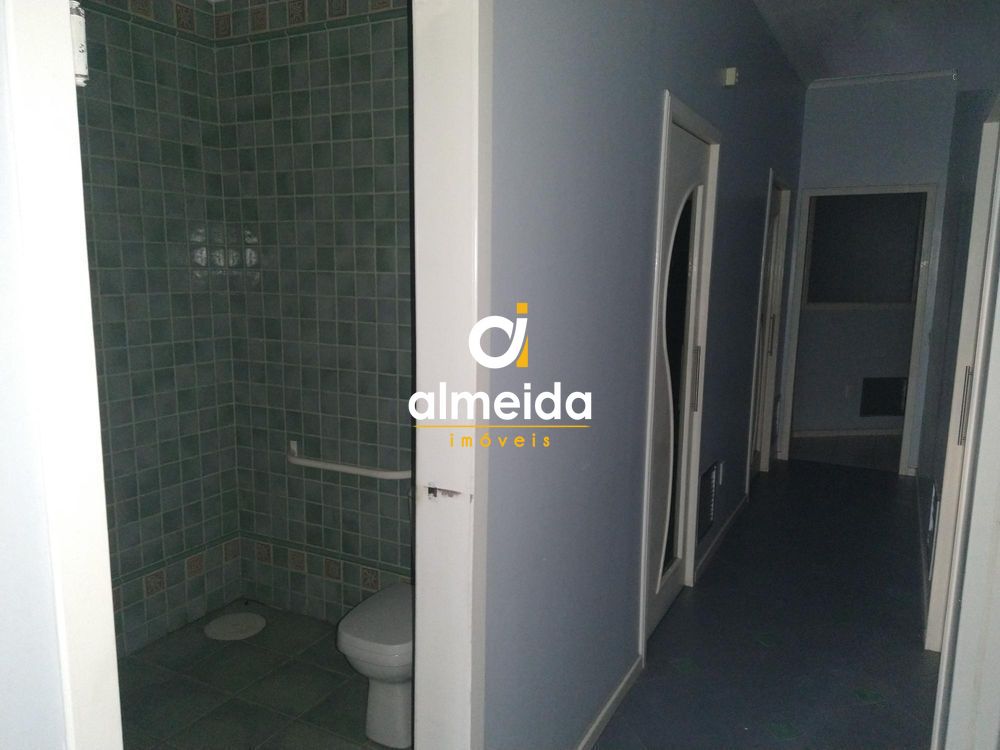 Conjunto Comercial-Sala para alugar com 8 quartos, 215m² - Foto 3