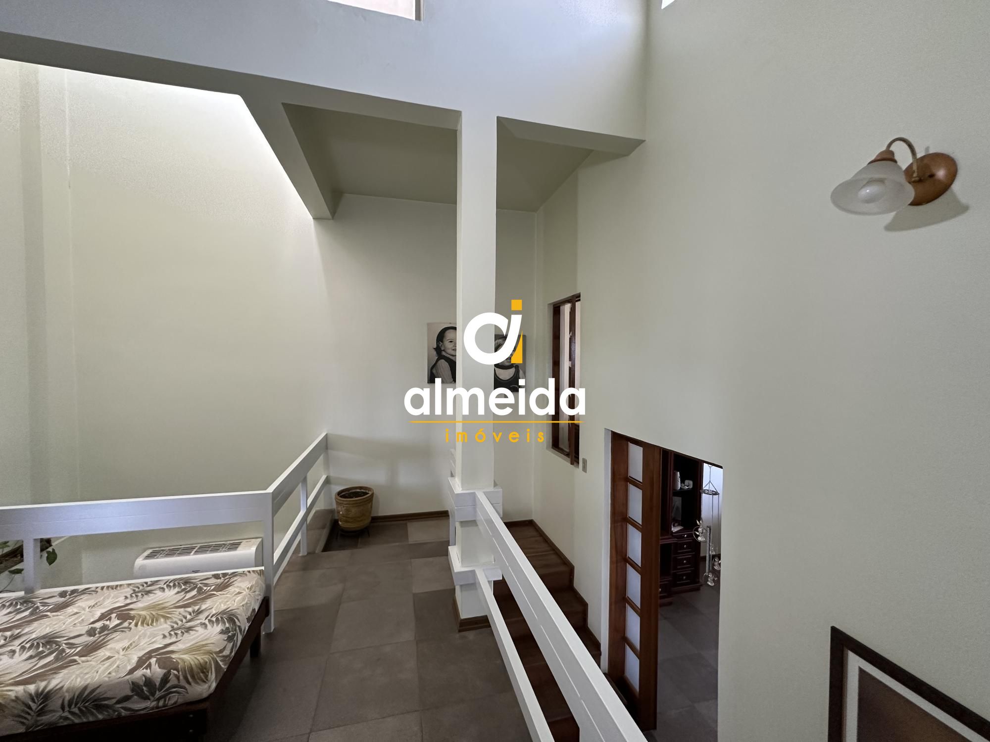 Casa à venda com 3 quartos, 300m² - Foto 13