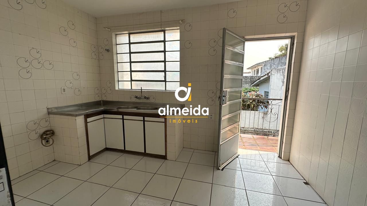 Casa à venda e aluguel com 3 quartos, 200m² - Foto 34