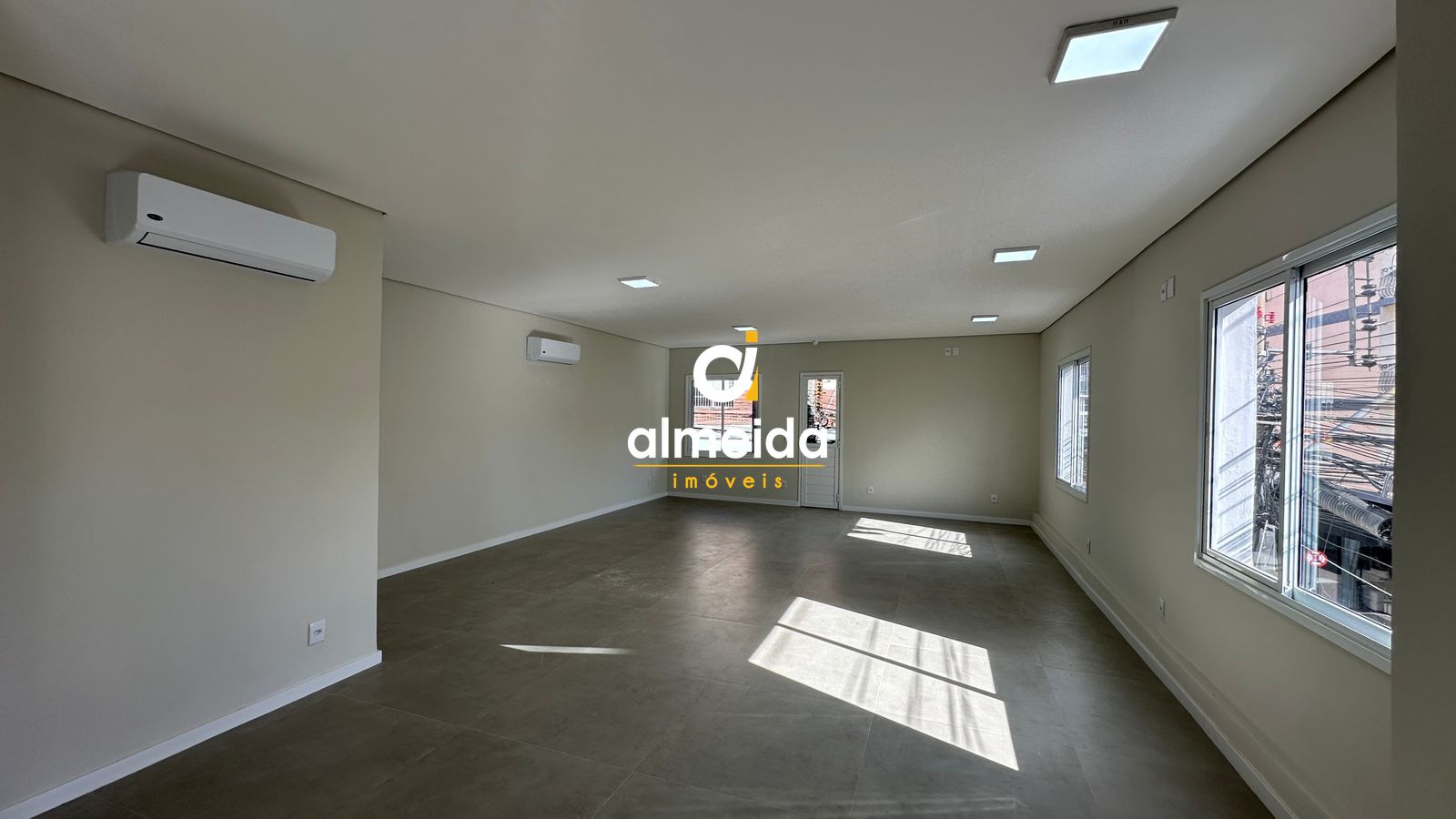 Sala comercial térrea