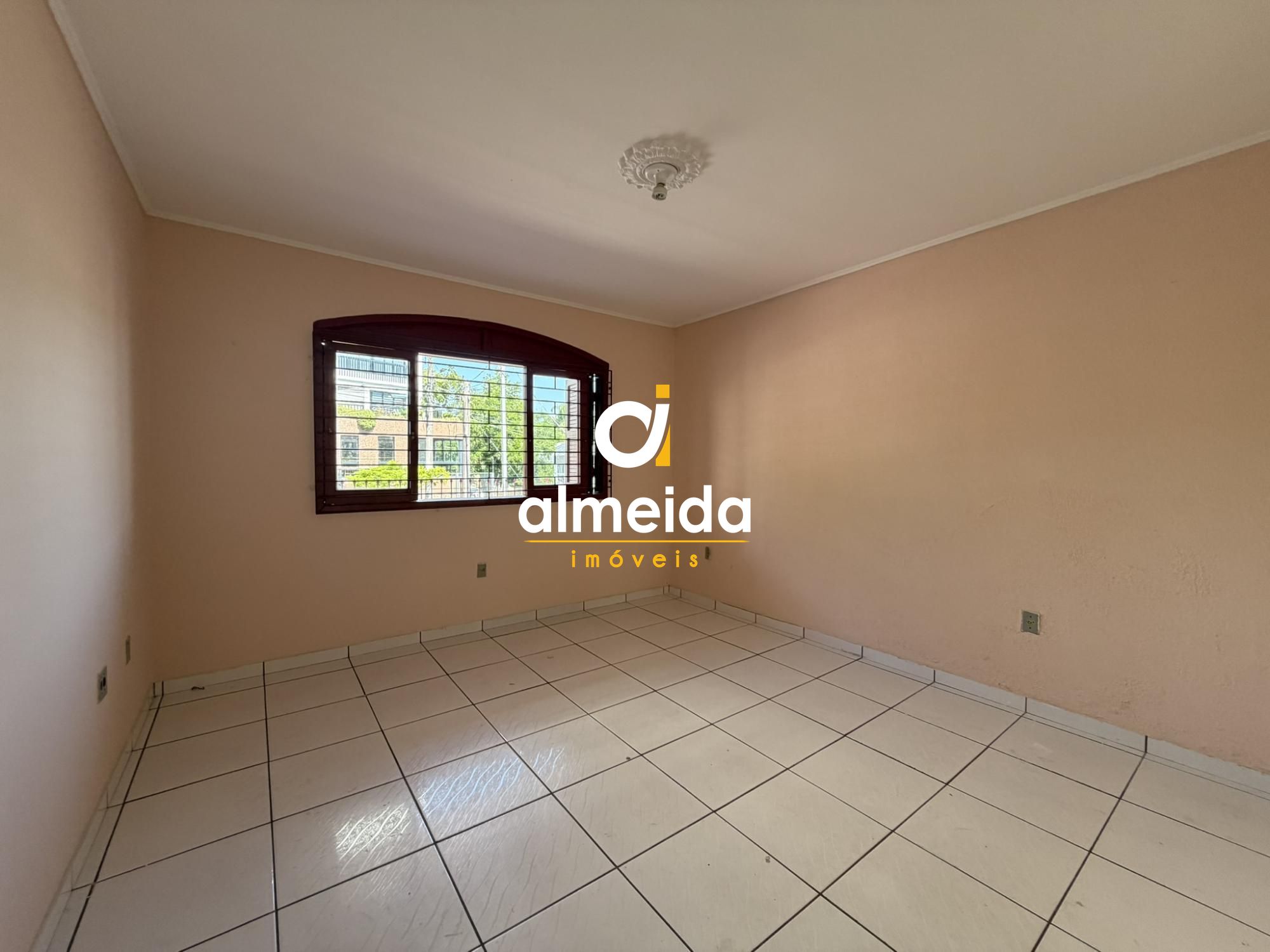 Excelente casa comercial no b. Nossa sra de lourdes.