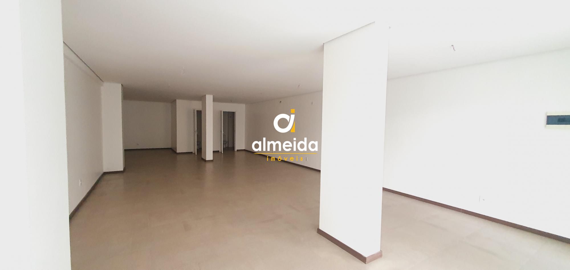 Sala comercial térrea do lado do curso de medicina fleming e