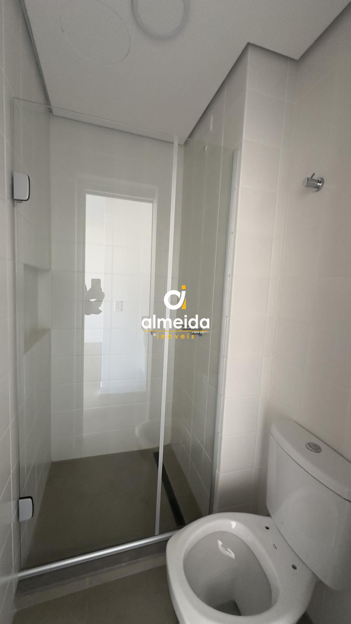 Residencial uniqo 1d com garagem, próximo a ufsm.