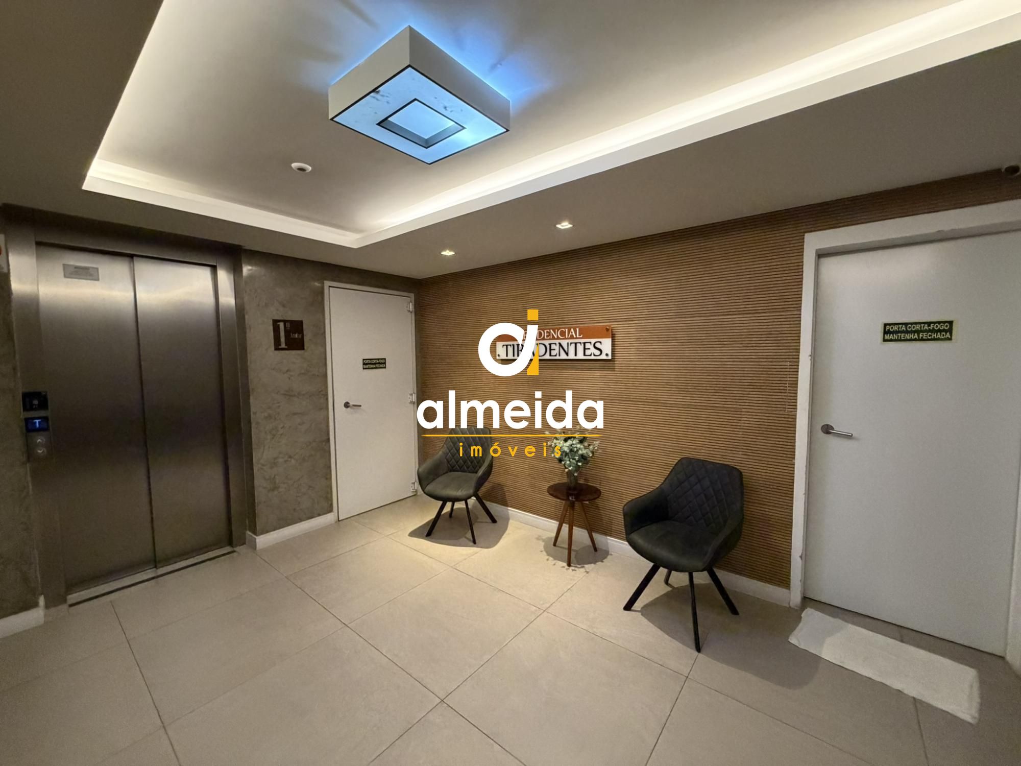 Apartamento 1 quarto, sacada, garagem ao lado do fleming.