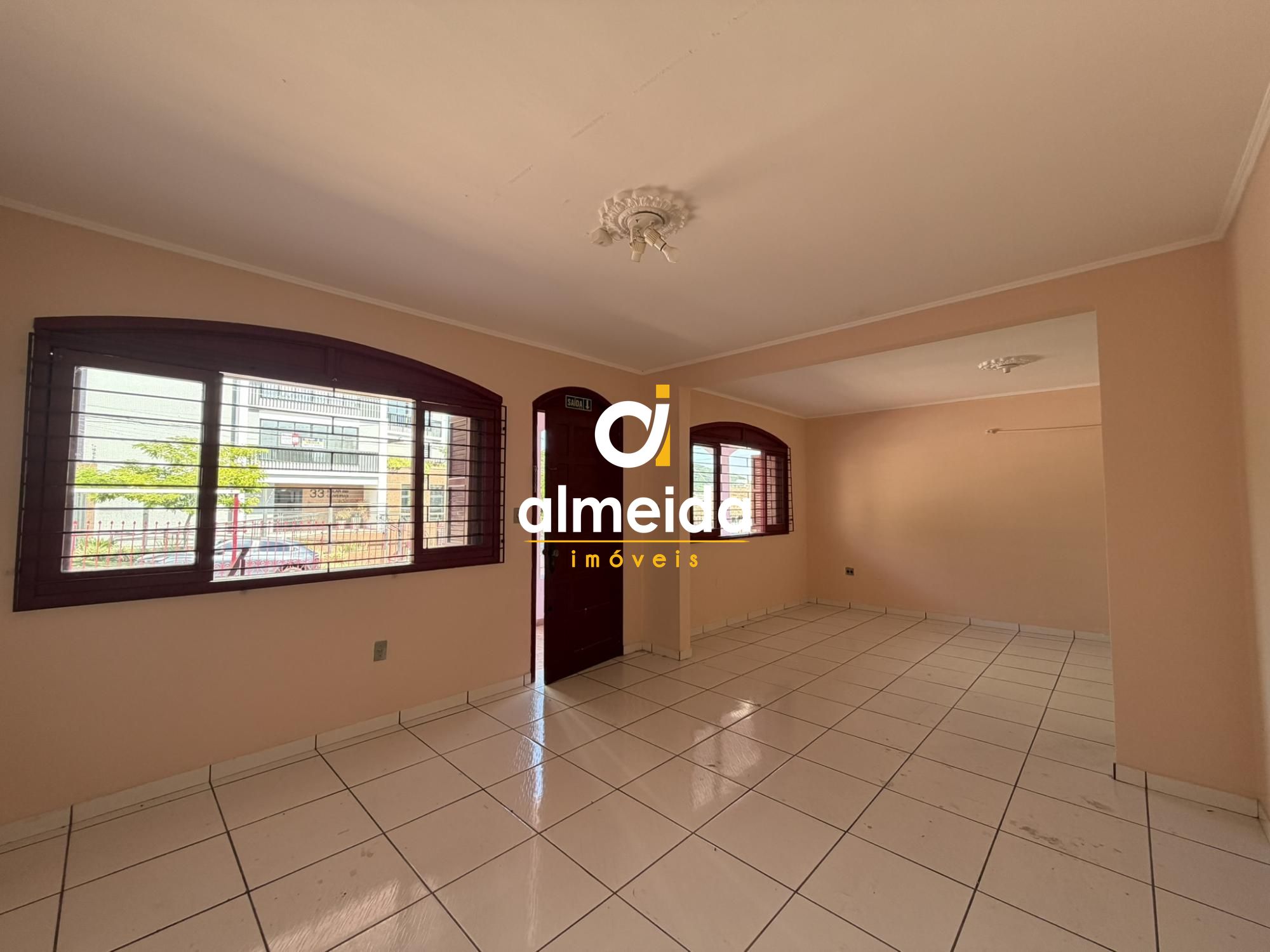 Excelente casa comercial no b. Nossa sra de lourdes.