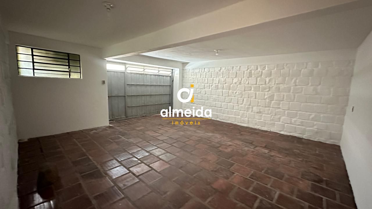 Casa à venda e aluguel com 3 quartos, 200m² - Foto 39