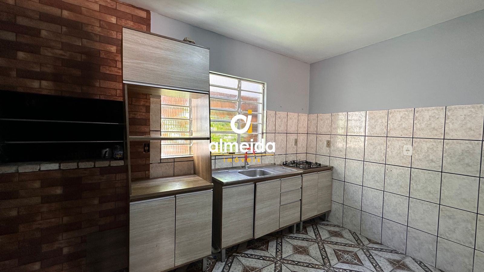 Excelente terreno com 2 casas e piscina.