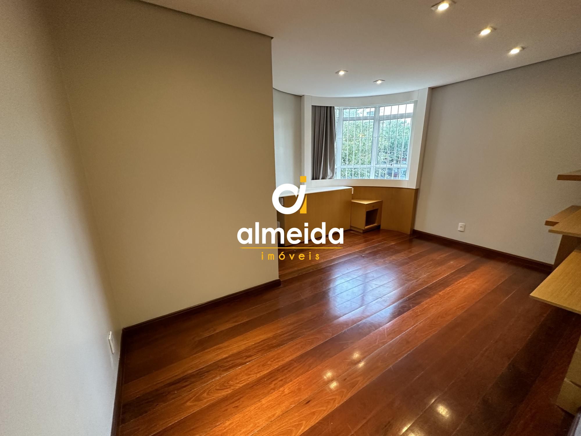 Apartamento à venda com 3 quartos, 221m² - Foto 59