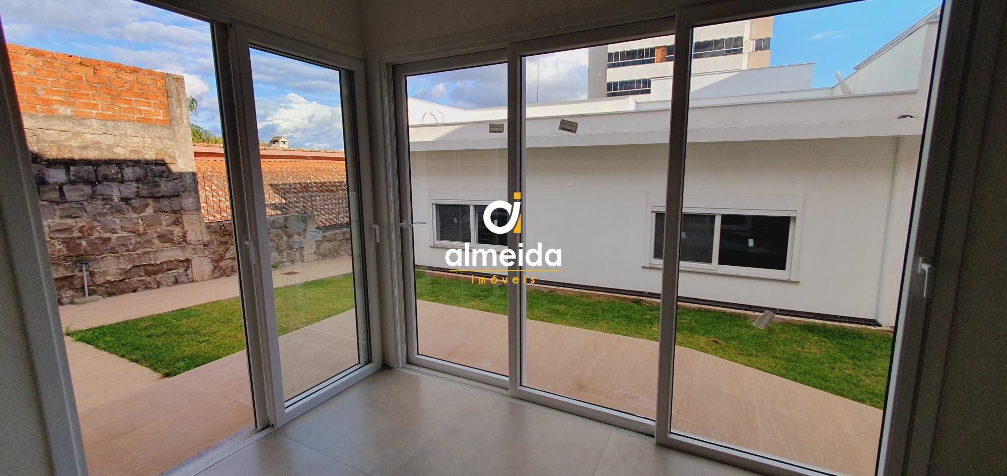 Casa à venda com 2 quartos, 179m² - Foto 35