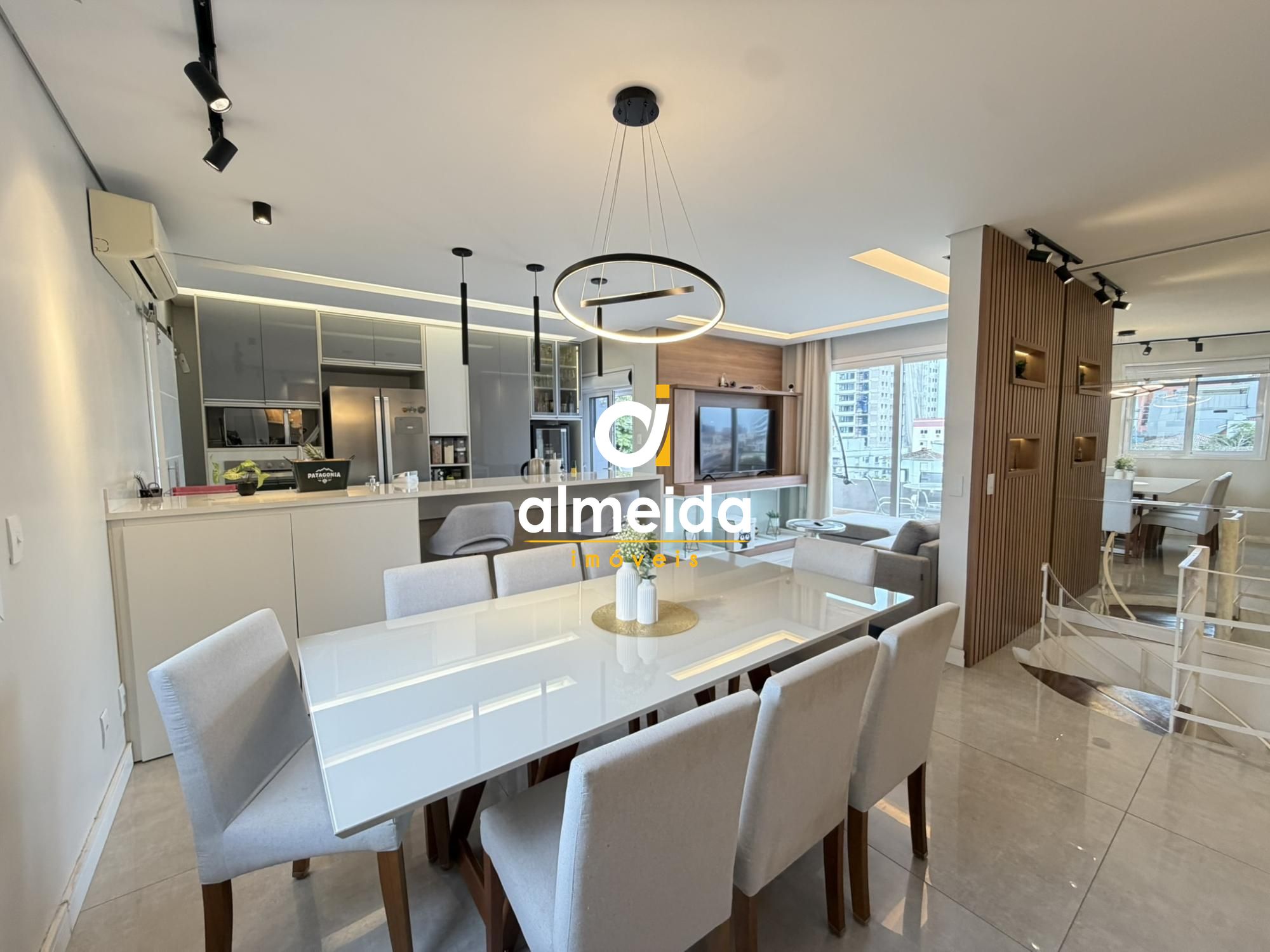Apartamento duplex 3 quartos no centro de santa maria próxim