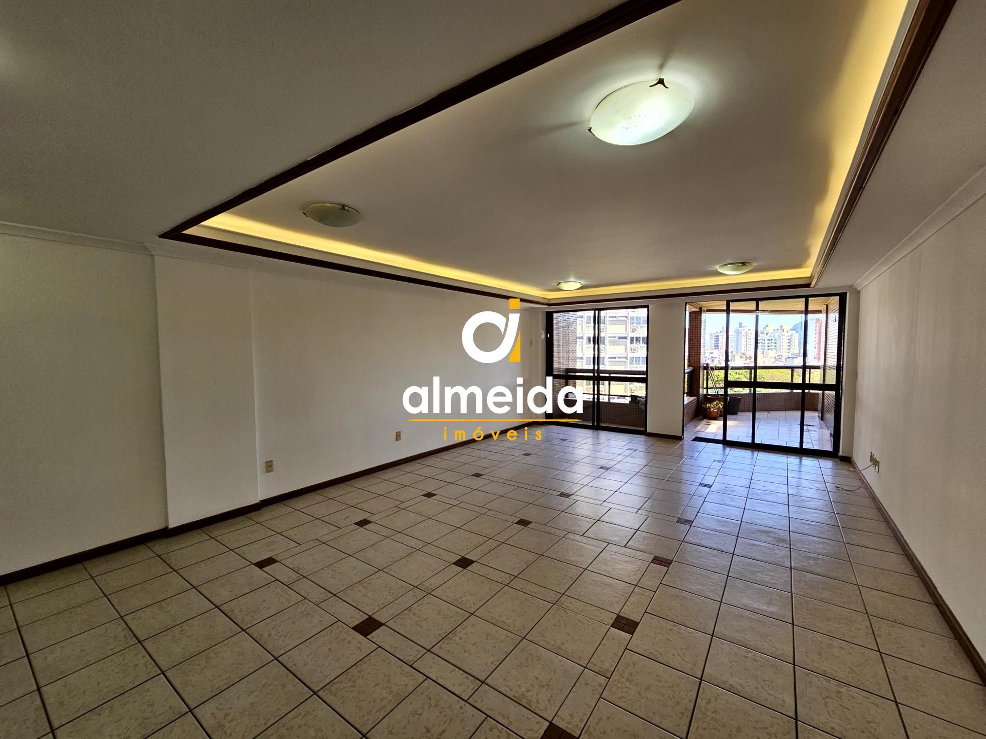 Apartamento para alugar com 3 quartos, 194m² - Foto 2