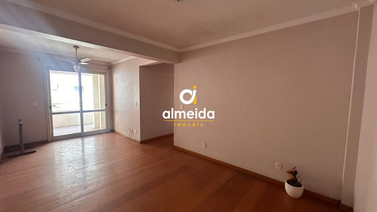 Amplo apartamento, 3 dormitorios, proximo ao quartel.