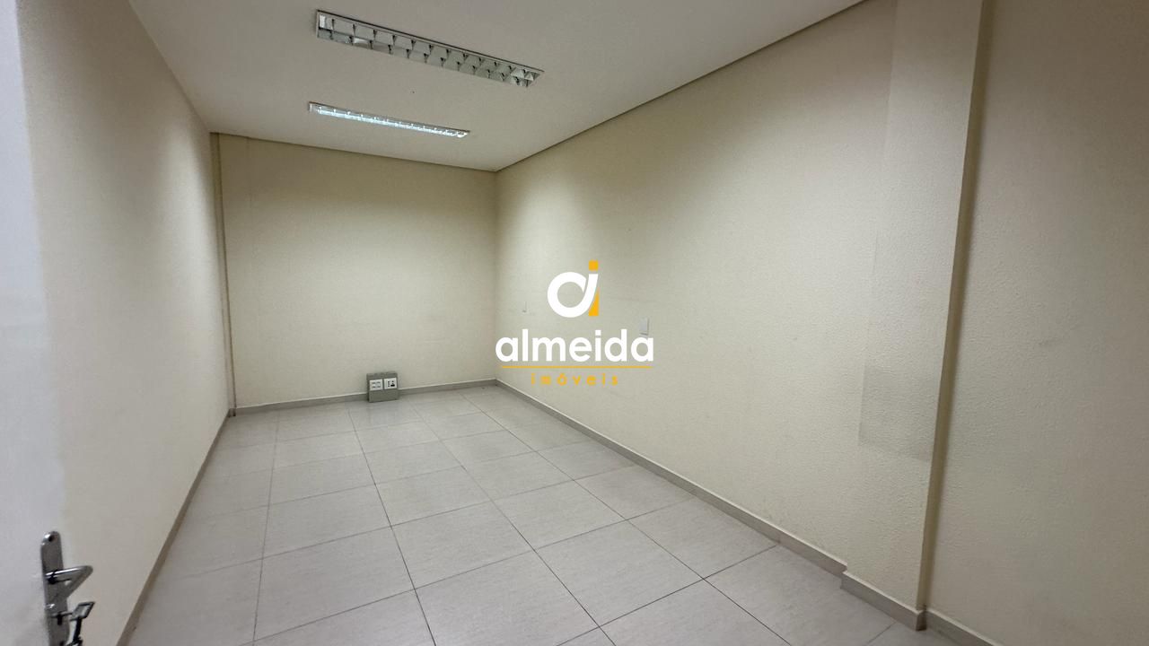 Conjunto Comercial-Sala para alugar com 7 quartos, 288m² - Foto 20