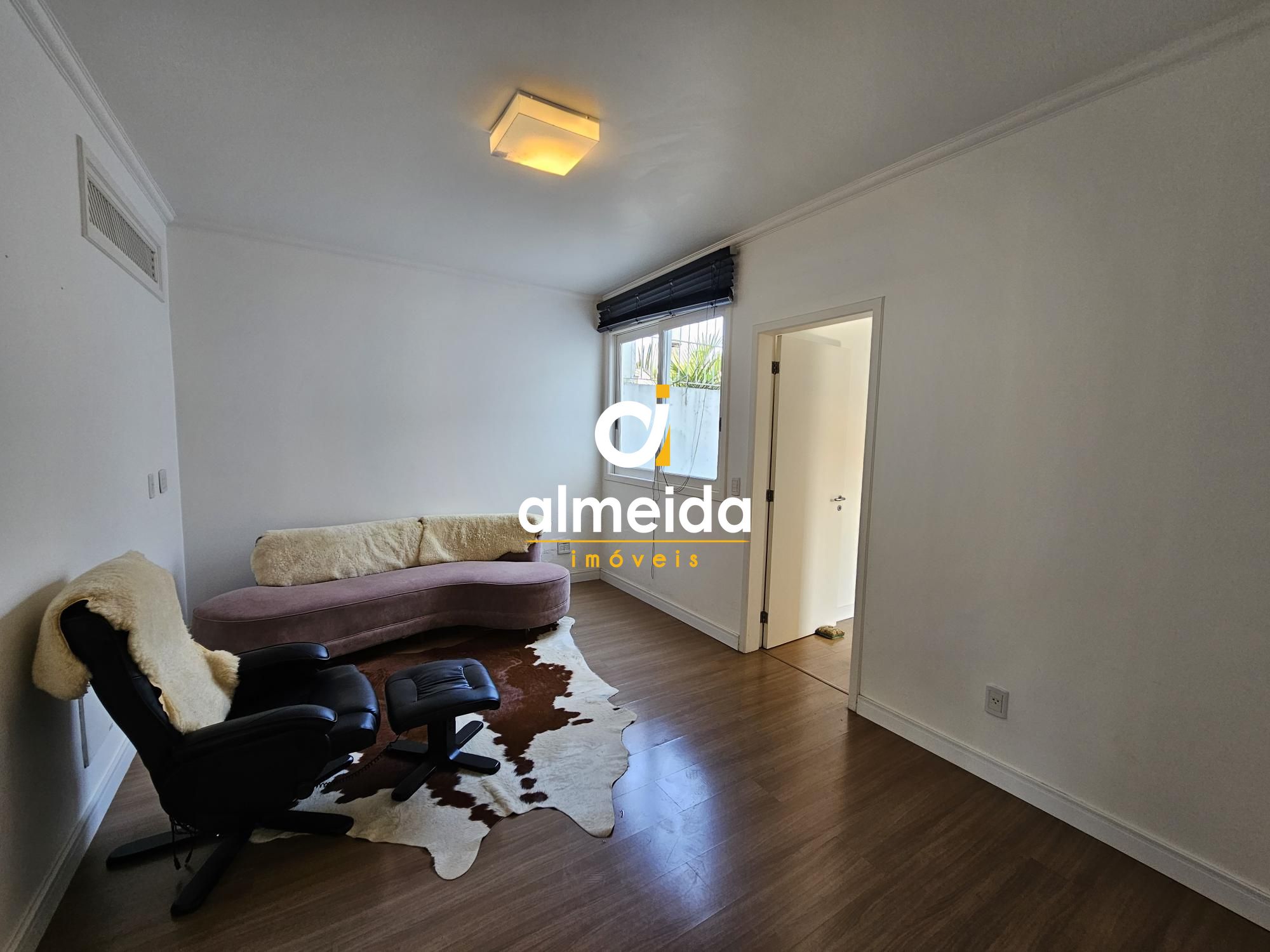 Casa à venda com 4 quartos, 260m² - Foto 11