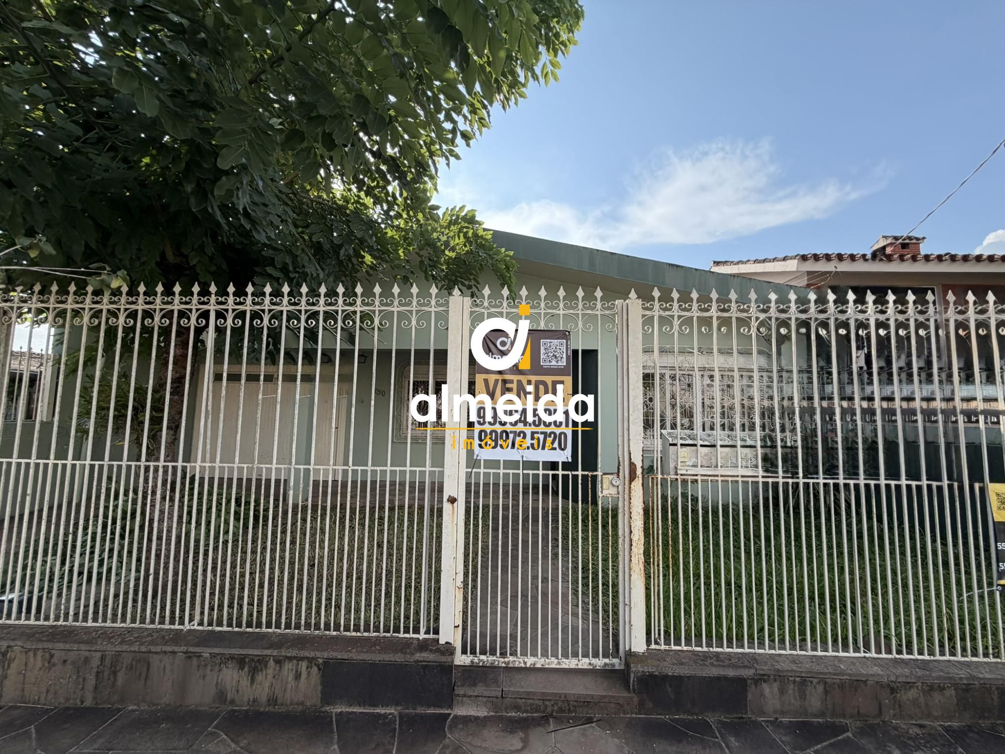 Excelente casa com piscina no bairro duque de caxias.