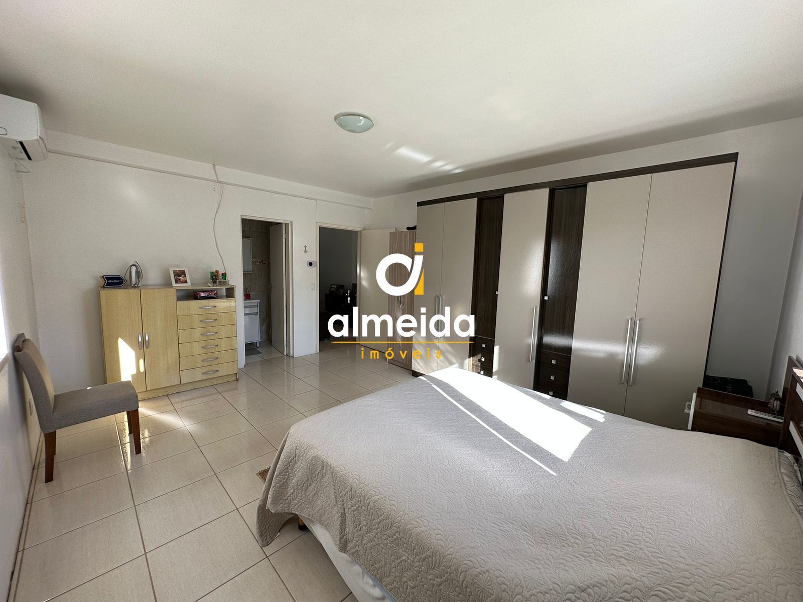 Casa à venda com 3 quartos, 348m² - Foto 12