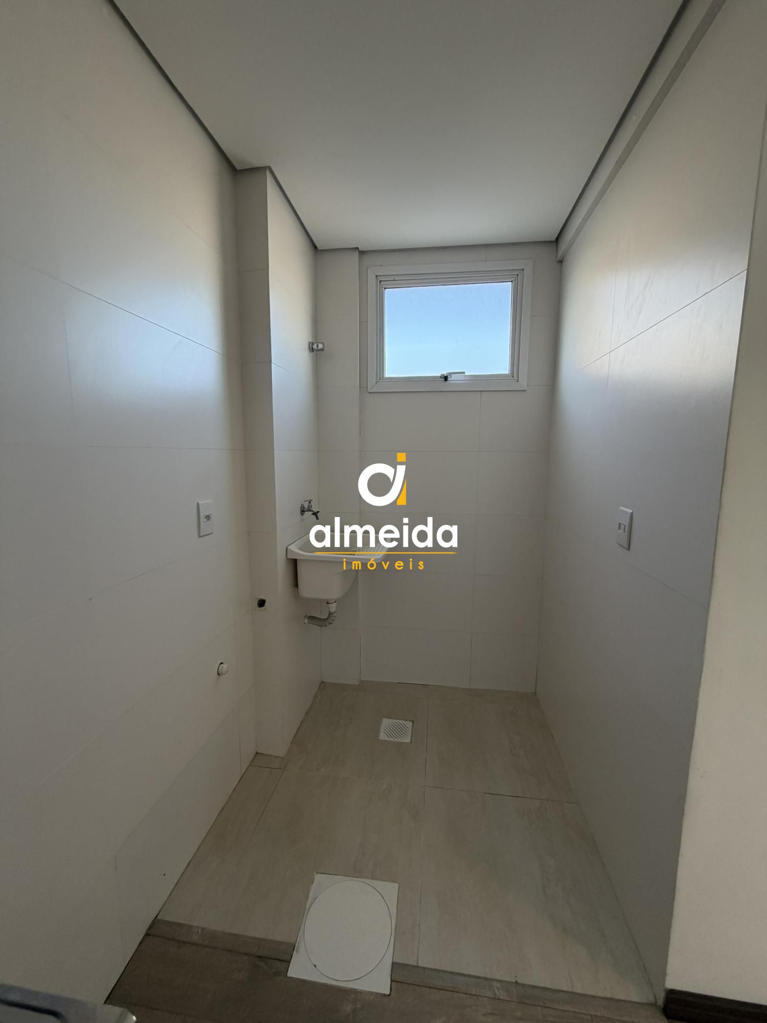 Apartamento 1 quarto, sacada, garagem ao lado do fleming.