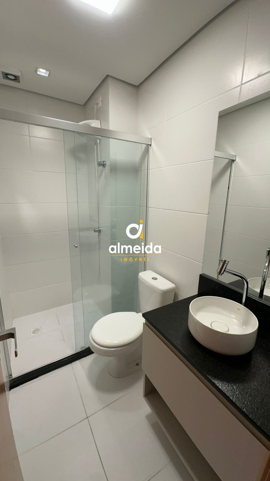 Apartamento de 1 dormitório semimobiliado