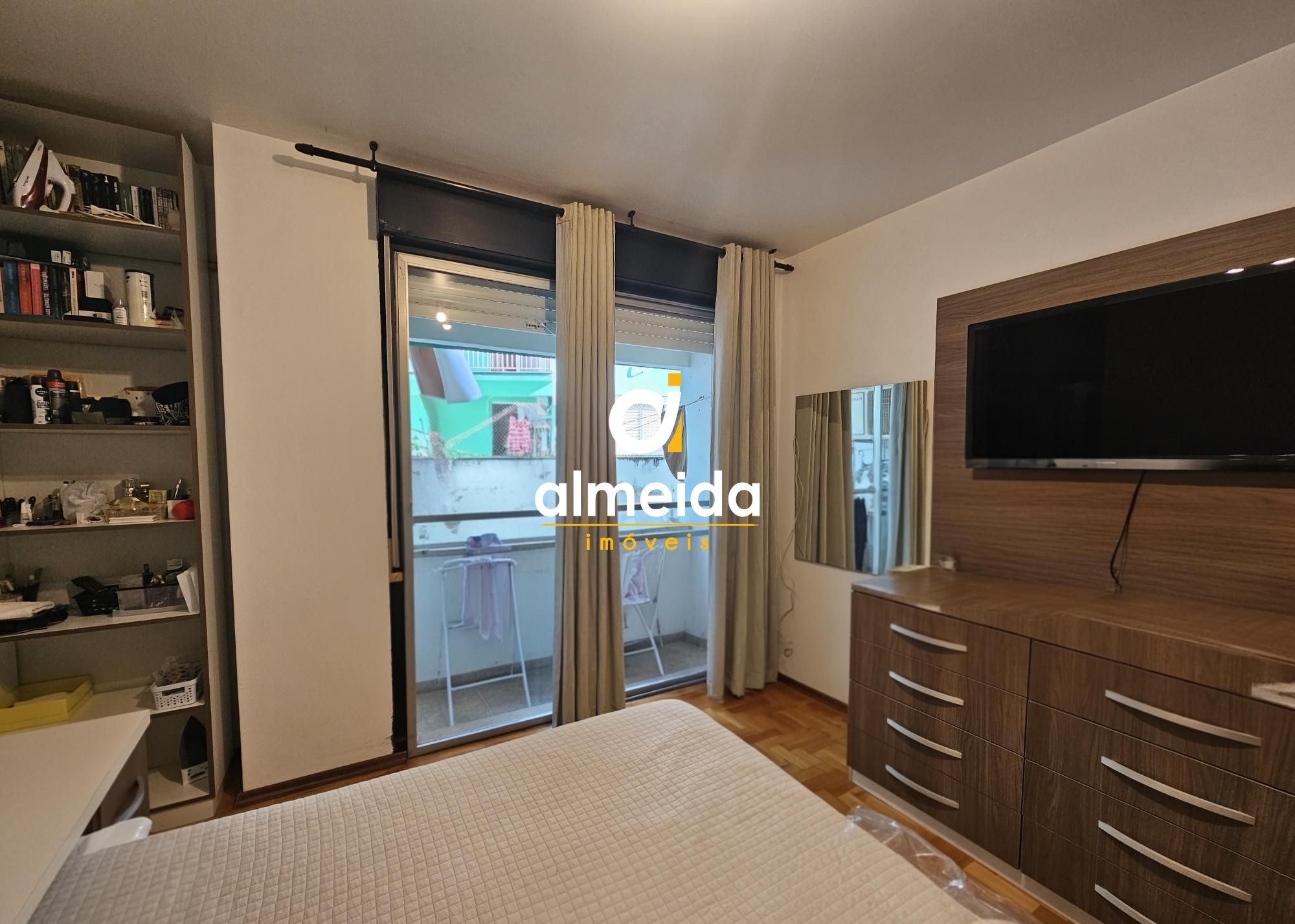 Apartamento amplo de 2 dormitórios no centro de santa maria 