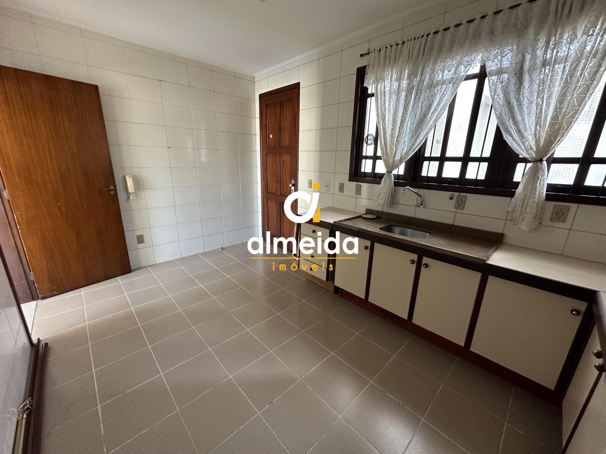 Casa à venda com 3 quartos, 197m² - Foto 12