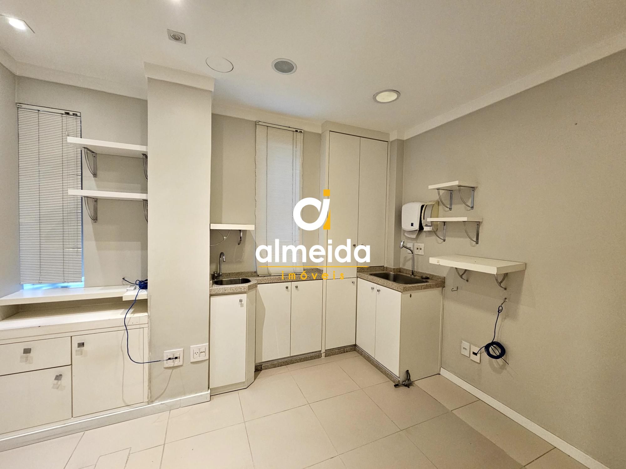 Sala comercial 3 dormitórios para vender ou alugar centro sa