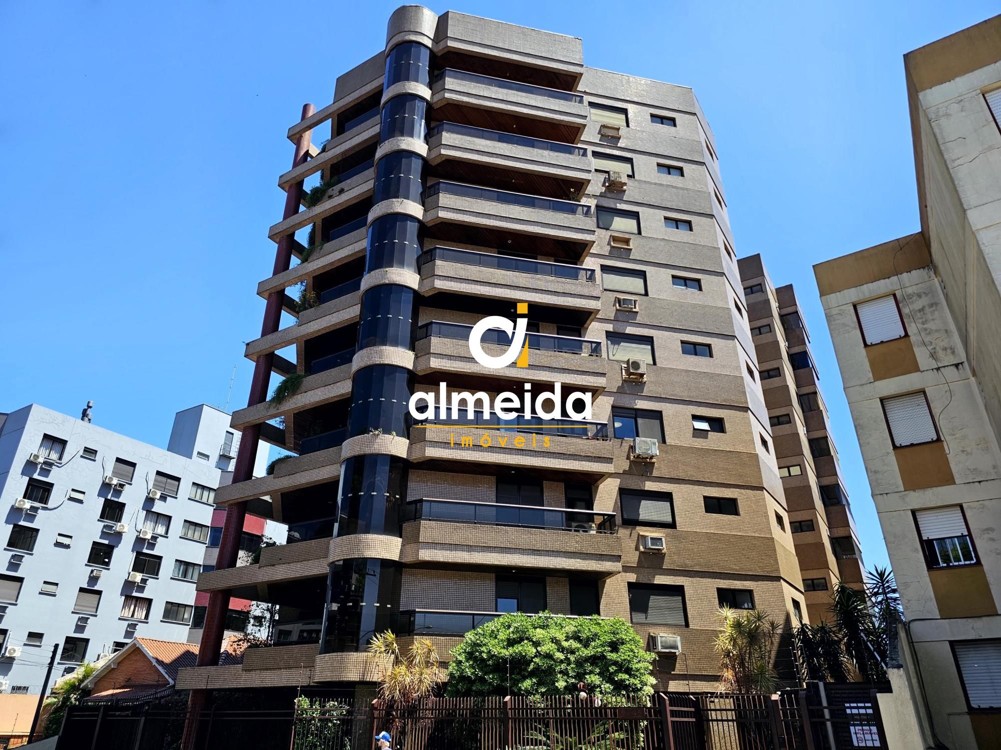 Apartamento para alugar com 3 quartos, 194m² - Foto 1