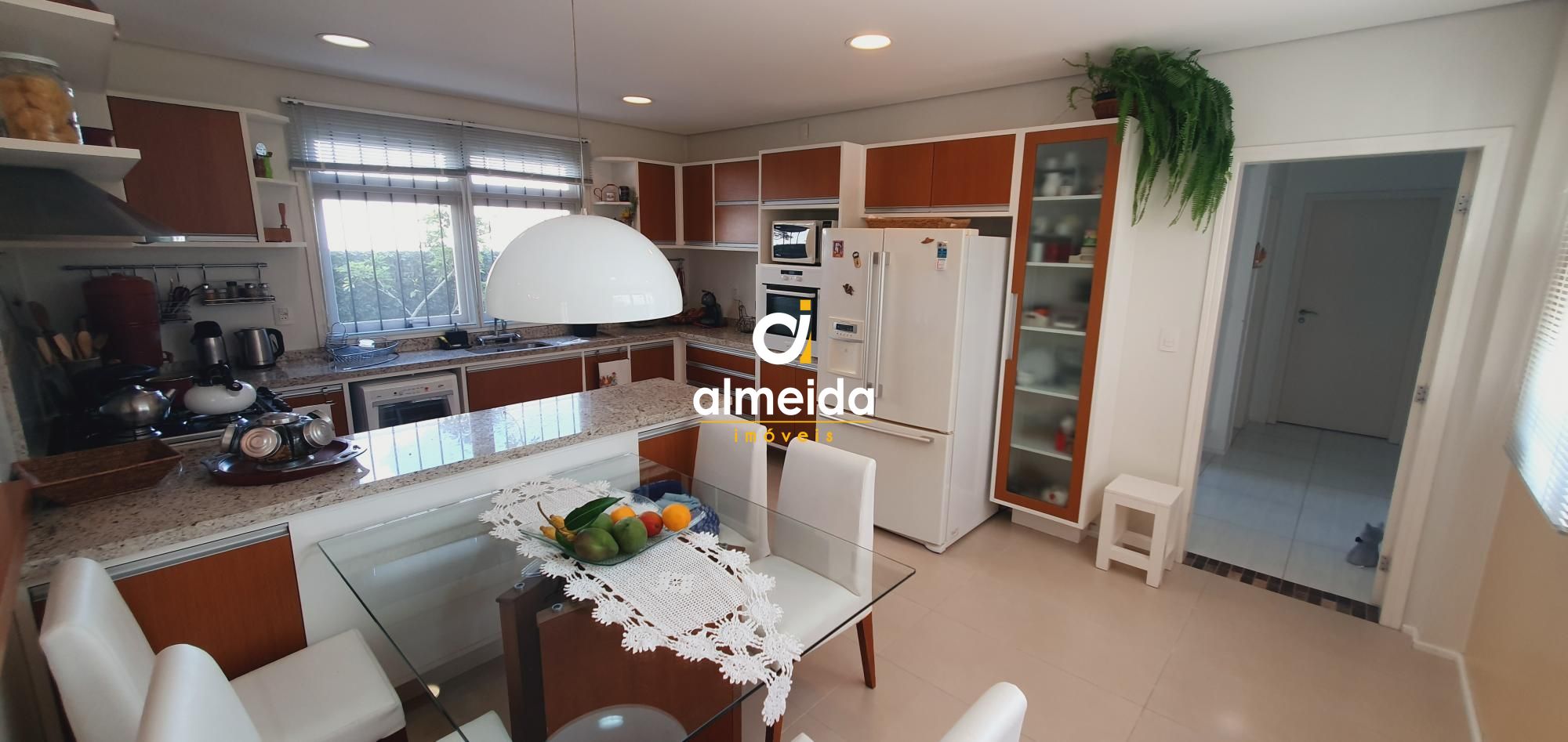 Casa à venda com 3 quartos, 360m² - Foto 11