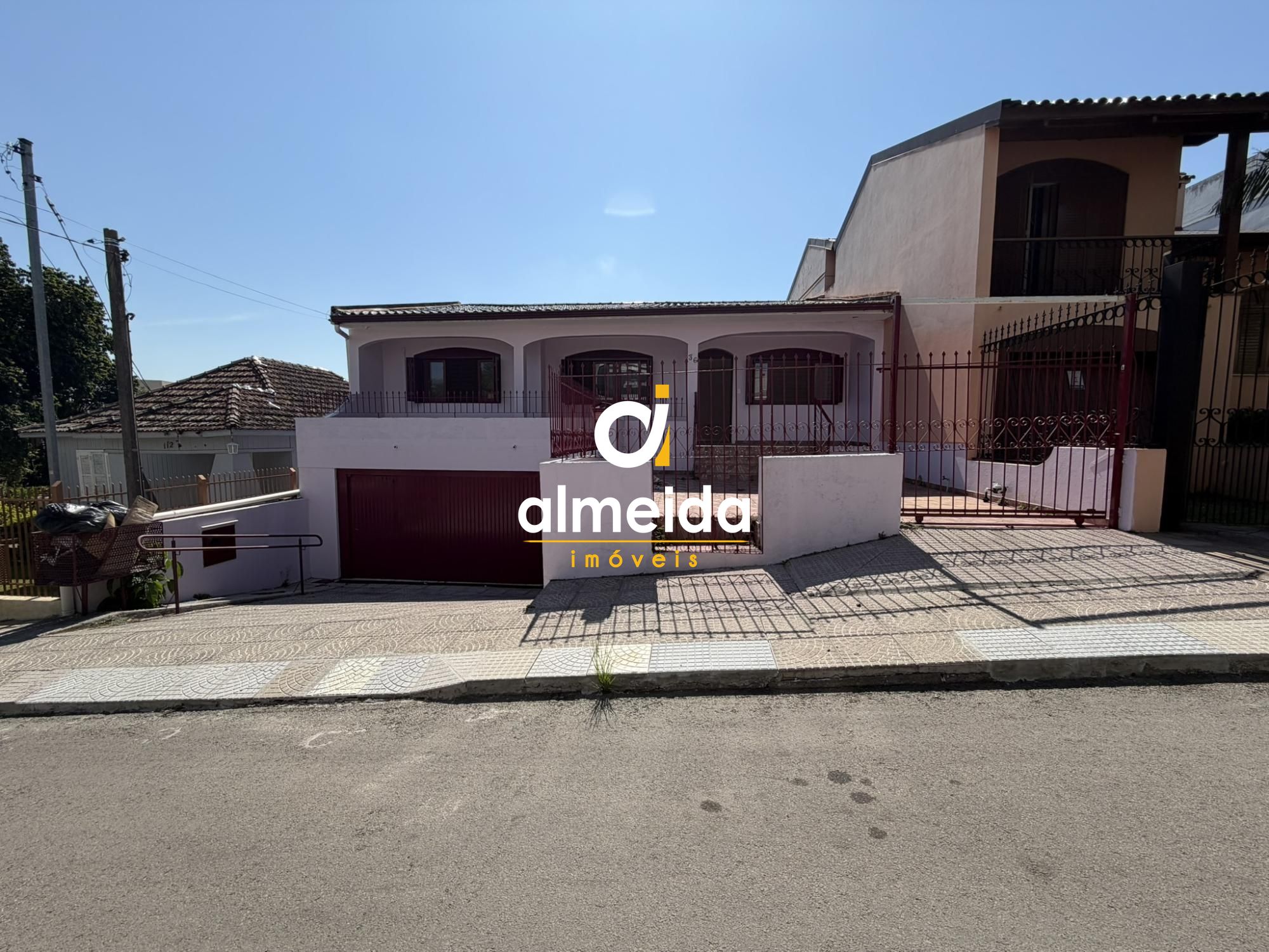 Excelente casa comercial no b. Nossa sra de lourdes.