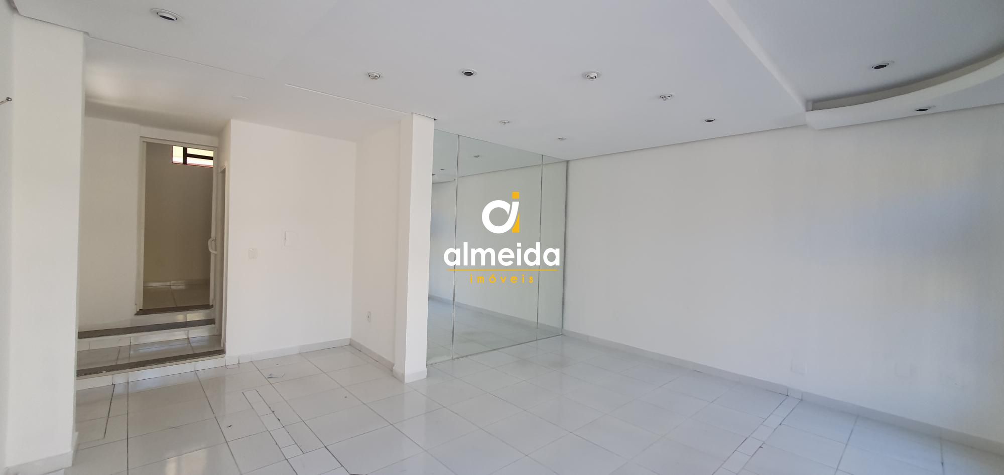 Sala comercial central