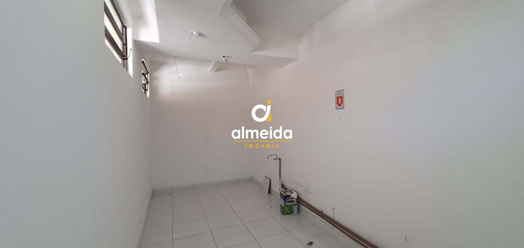 Sala comercial central