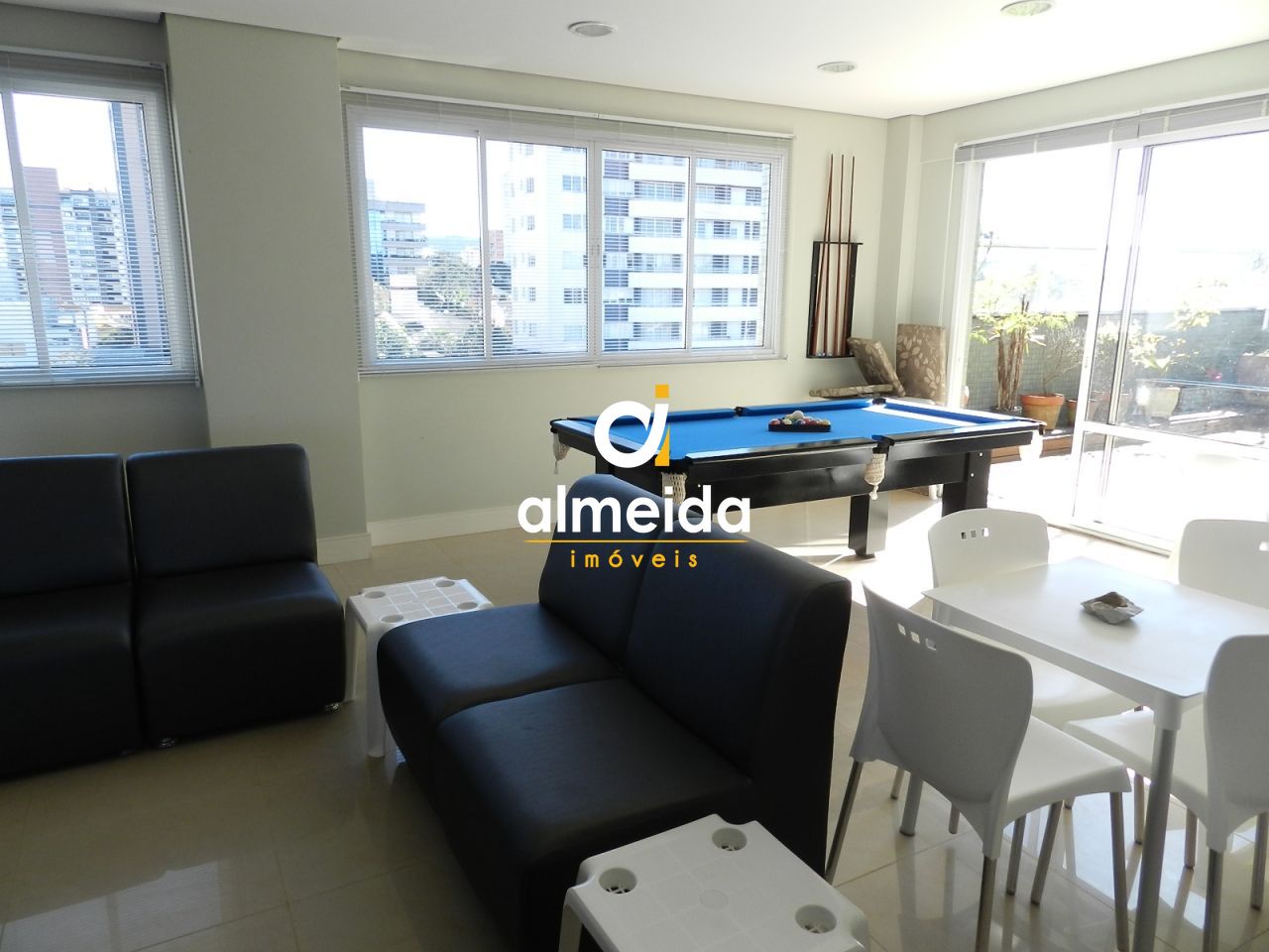 Apartamento à venda com 3 quartos, 221m² - Foto 73