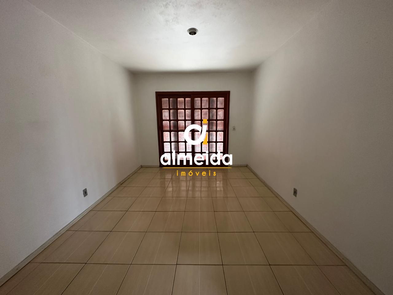 Casa à venda com 2 quartos, 130m² - Foto 12